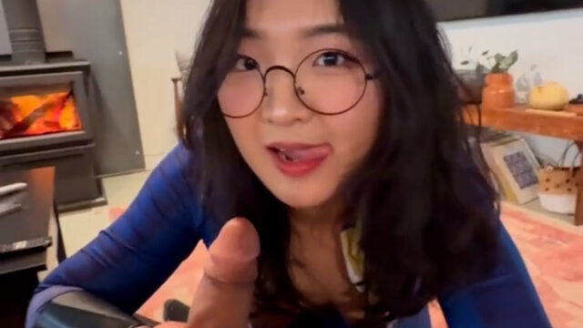 Aroomi Kim Suck and Rides orgasm with Cock Onlyfans Sextape