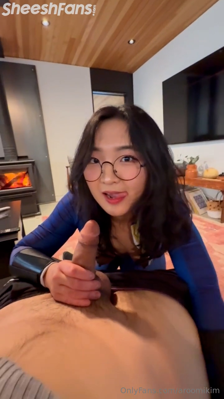 Aroomi Kim Suck and Rides orgasm with Cock Onlyfans Sextape